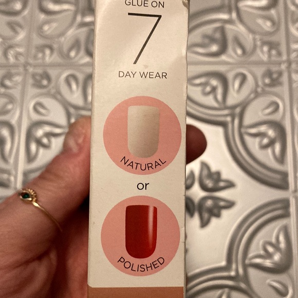 Kiss Long Length Salon Acrylic Natural Nails Kit Bundle Almond & Square Shape - Picture 5 of 10